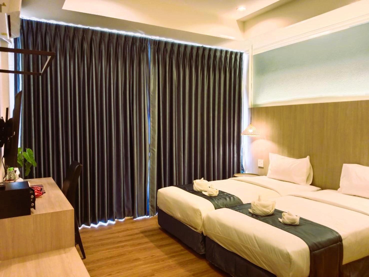 Eastique Hotel Koh Chang Trat Exterior photo