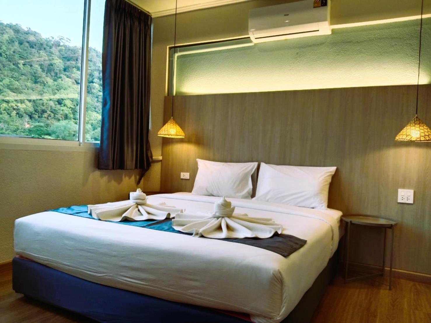 Eastique Hotel Koh Chang Trat Exterior photo