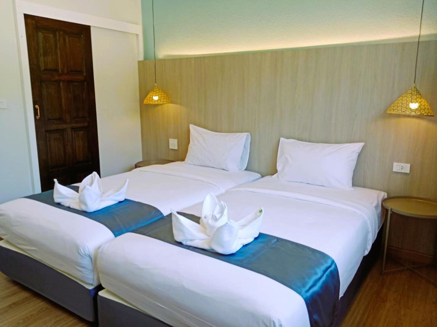 Eastique Hotel Koh Chang Trat Exterior photo