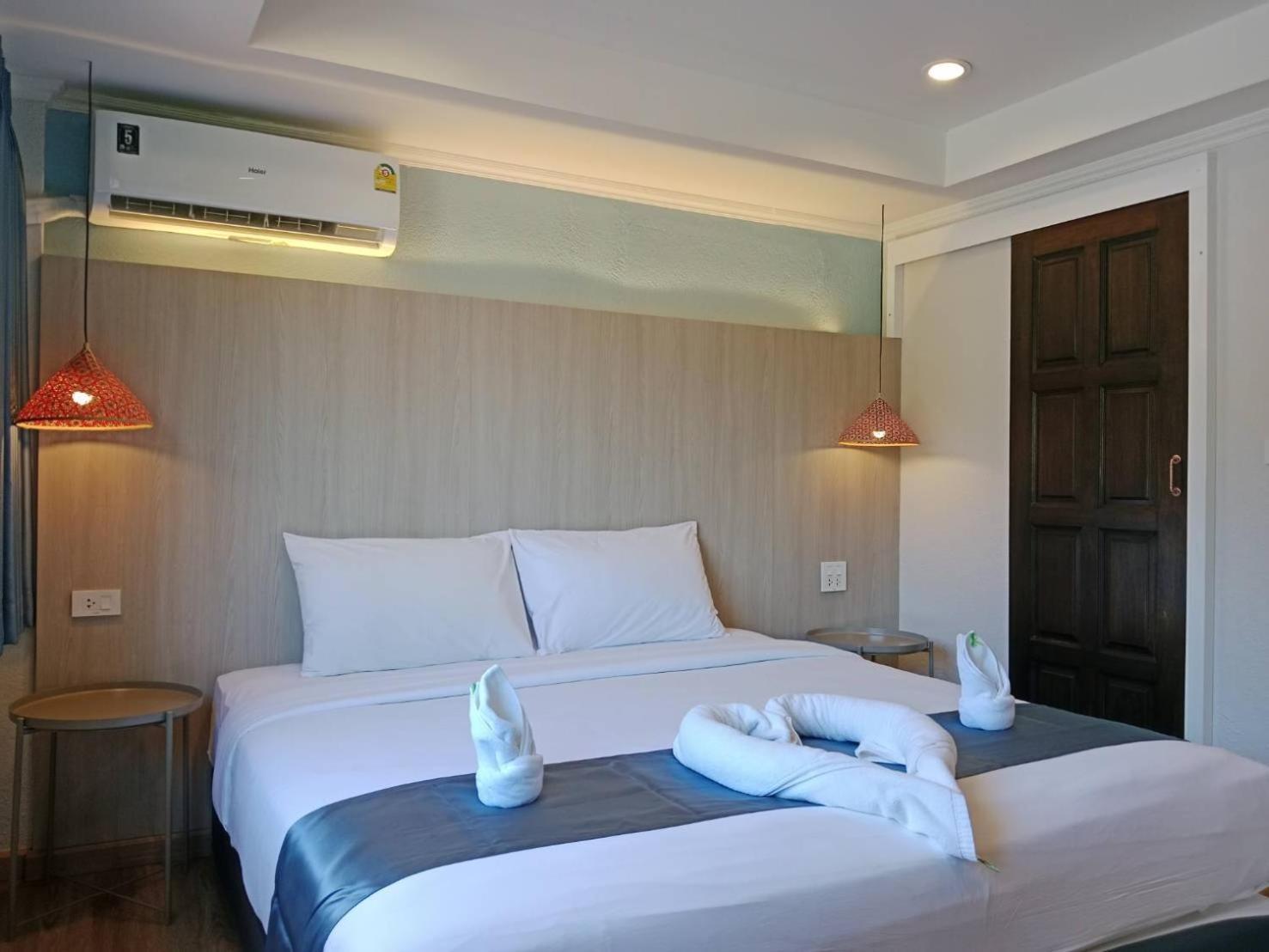 Eastique Hotel Koh Chang Trat Exterior photo