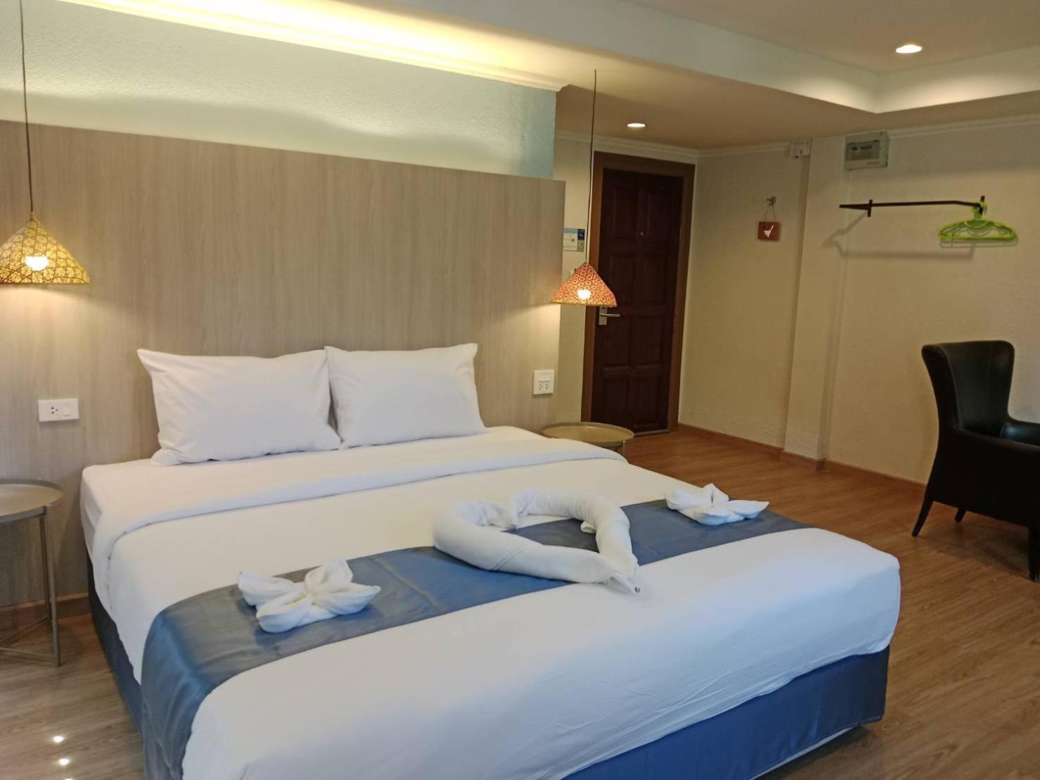 Eastique Hotel Koh Chang Trat Exterior photo