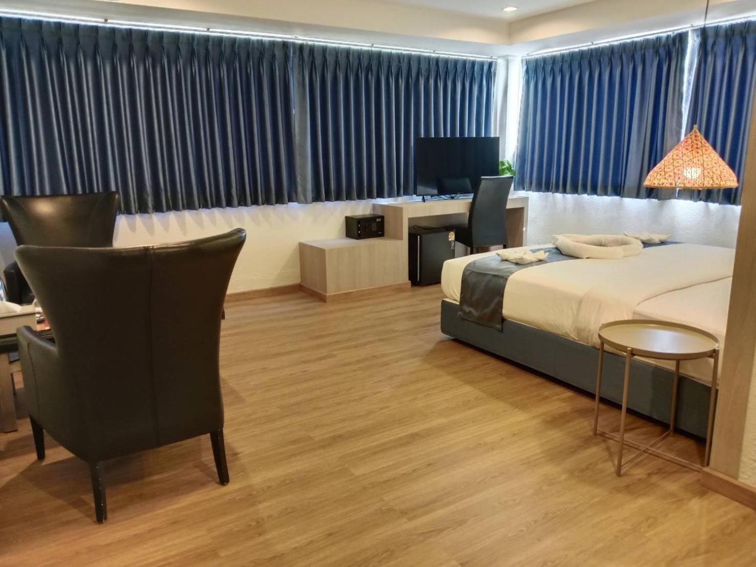 Eastique Hotel Koh Chang Trat Exterior photo