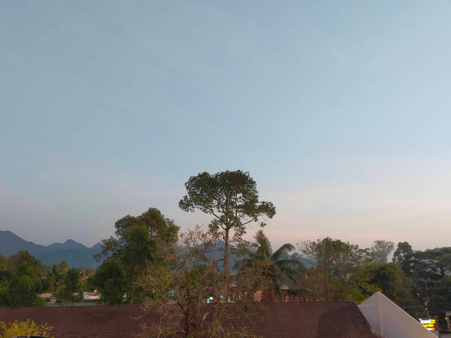 Eastique Hotel Koh Chang Trat Exterior photo